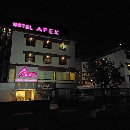 Hotel Apex Surat Exteriör bild